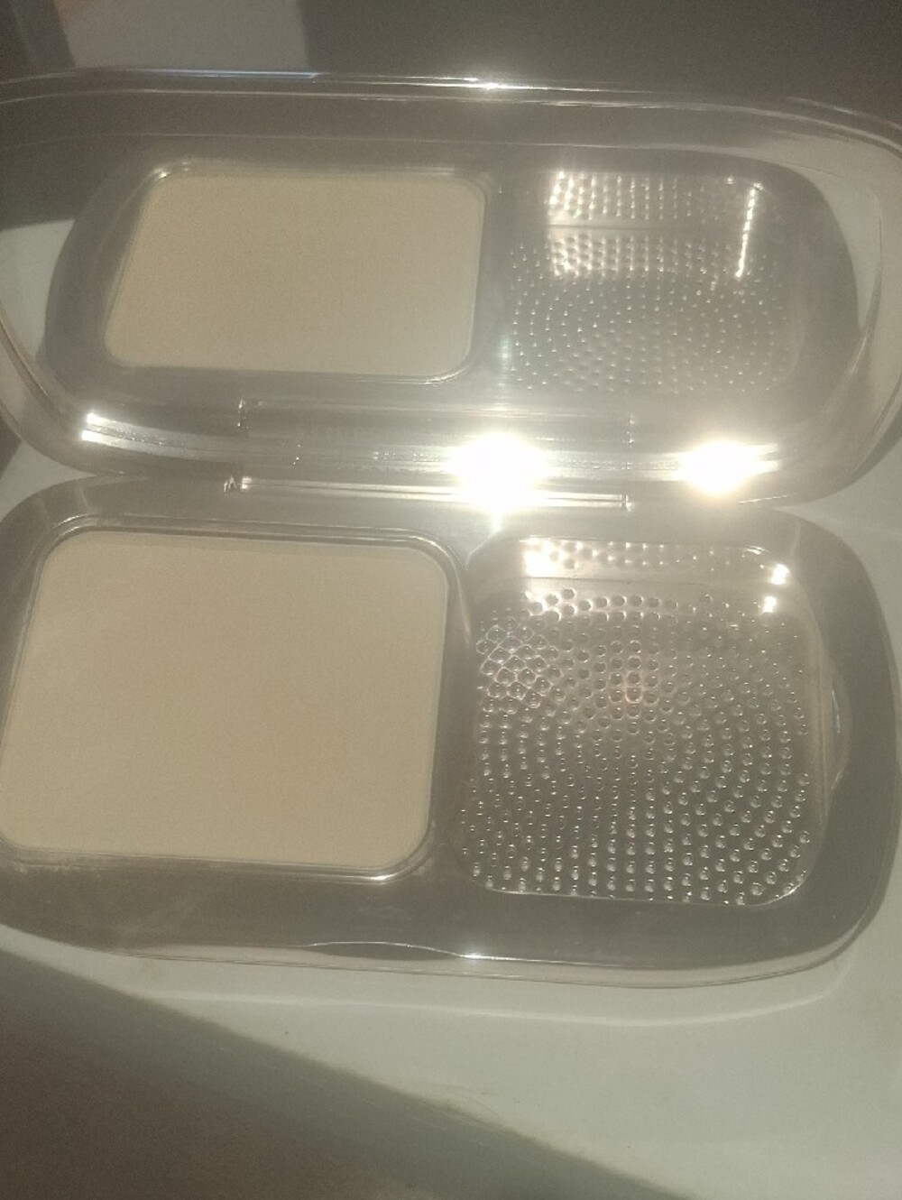 La Mer Cream & White Makeup Foundation Set - Picture 7 of 9